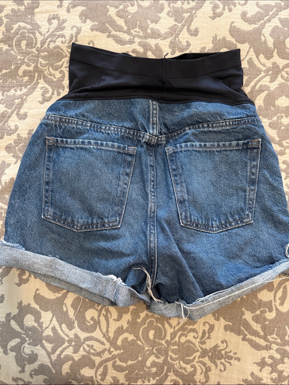 Old Navy Maternity Distressed Denim Shorts Full Panel Slouchy Straight Size 6 - Picture 3 of 3